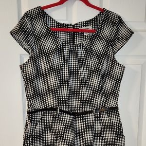 Knee-length pocket dress